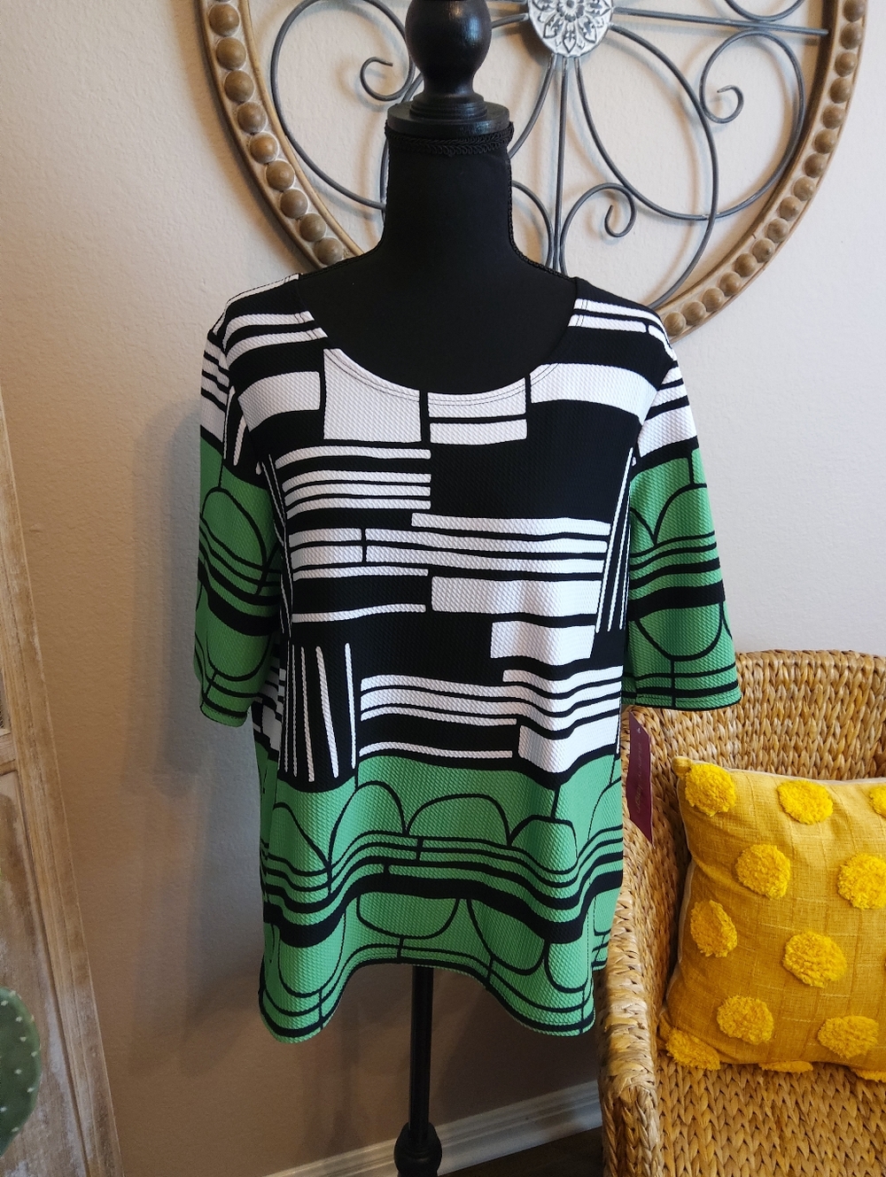 Sunny Leigh Black White and Green Geo Print Short Sleeve Top